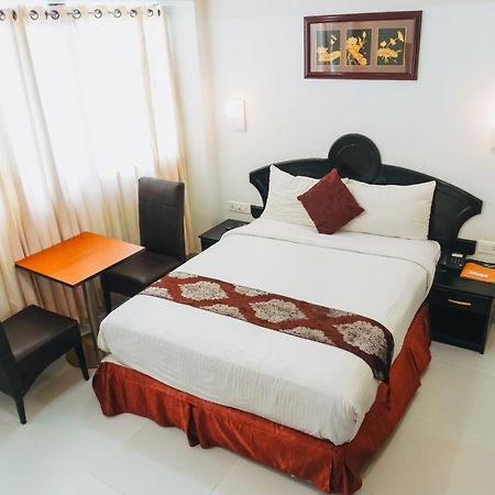 Chothys Park Hotel Thiruvananthapuram Esterno foto