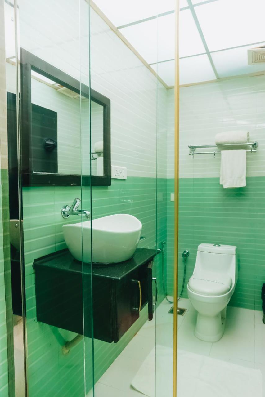 Chothys Park Hotel Thiruvananthapuram Esterno foto