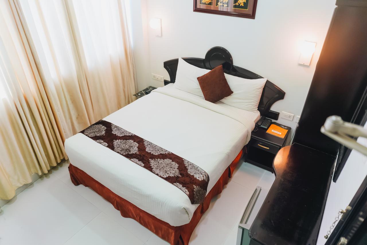Chothys Park Hotel Thiruvananthapuram Esterno foto