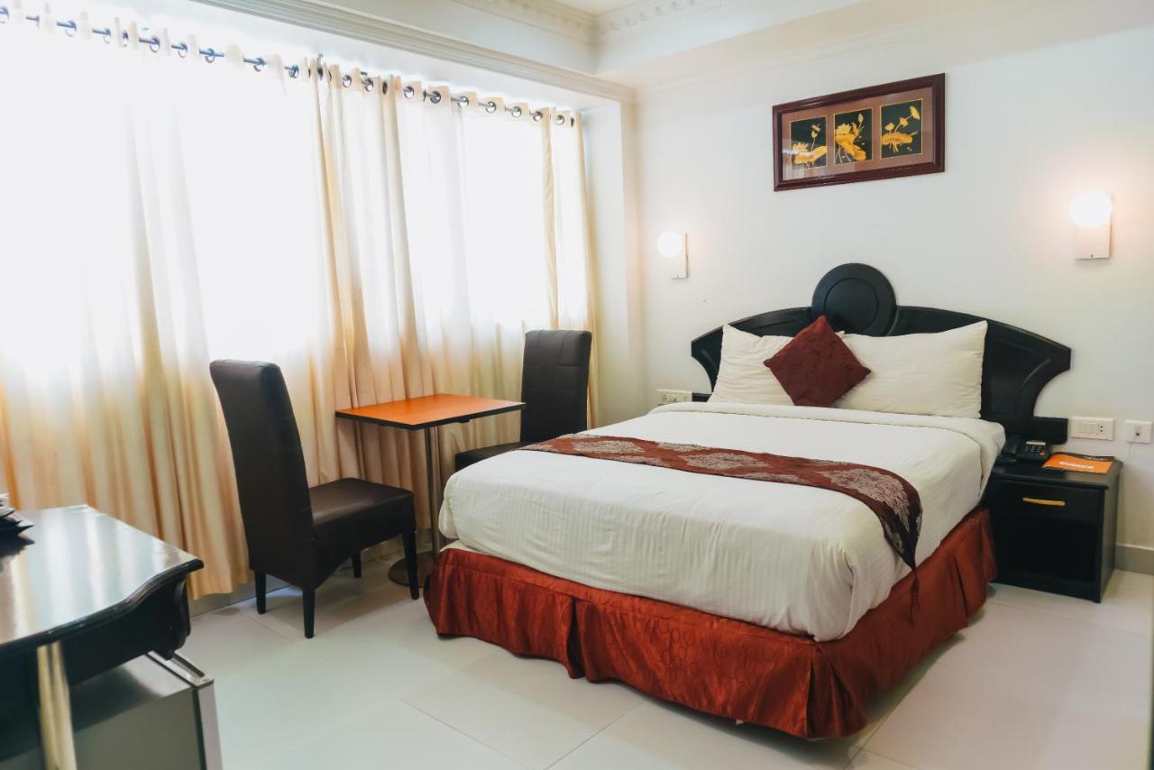 Chothys Park Hotel Thiruvananthapuram Esterno foto